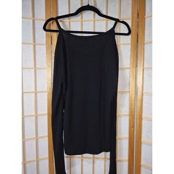 FloraâLgâCold ShoulderâEmbroideredâTop - Picture 5 of 16